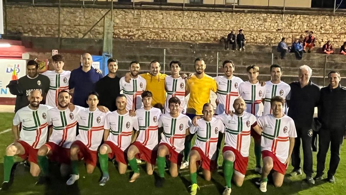 Il Pontestrada si è imposto per due reti a zero contro il Pollino Traversagna nel Torneo delle Contrade di Pietrasanta Il Pontestrada si è imposto per due reti a zero contro il Pollino Traversagna nel Torneo delle Contrade di Pietrasanta