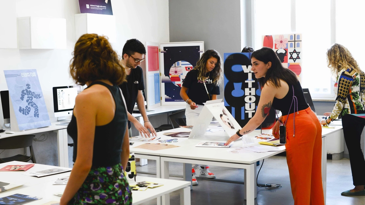 L'Istituto Modartech di Pontedera amplia l'offerta formativa con percorsi in moda, alta tecnologia e biorobotica, garantendo alte percentuali di occupazione. Gli open day a settembre presentano le opportunità per aspiranti designer e comunicatori. L'Istituto Modartech di Pontedera amplia l'offerta formativa con percorsi in moda, alta tecnologia e biorobotica, garantendo alte percentuali di occupazione. Gli open day a settembre presentano le opportunità per aspiranti designer e comunicatori.