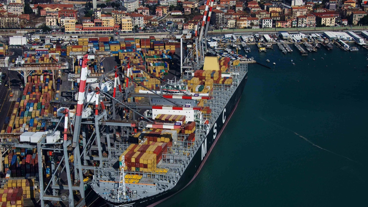 Il molo Fornelli del porto della Spezia (. foto di repertorio
