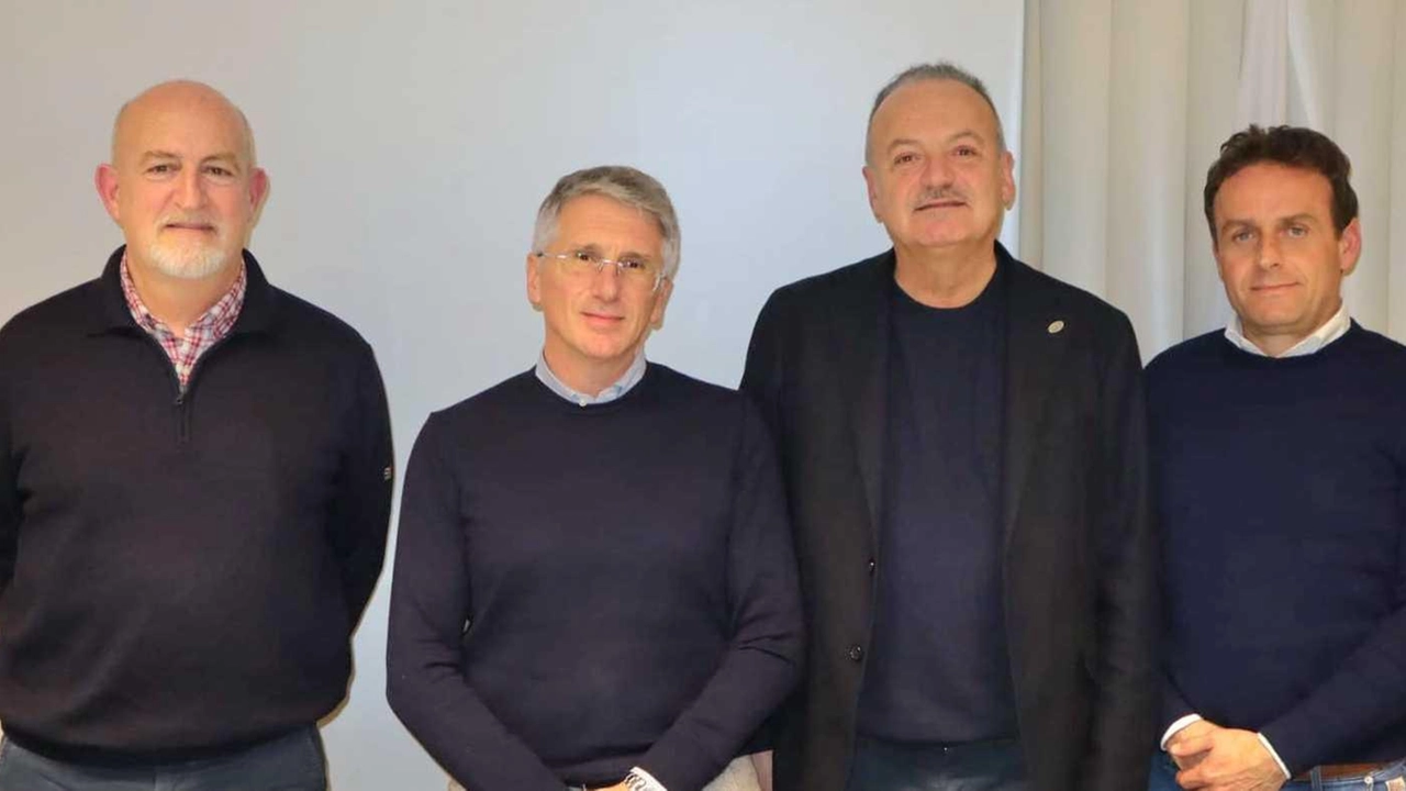 Le Comunità energetiche rinnovabili, un modello che permette a produttori e consumatori di collaborare, creando benefici economici e ambientali, sono... Le Comunità energetiche rinnovabili, un modello che permette a produttori e consumatori di collaborare, creando benefici economici e ambientali, sono...