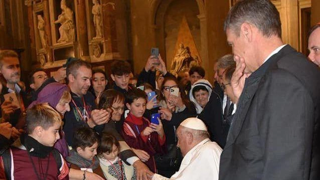 I Festaioli di Roffia e della Parrocchia di Roffia hanno incontrato il Santo Padre a Roma I Festaioli di Roffia e della Parrocchia di Roffia hanno incontrato il Santo Padre a Roma