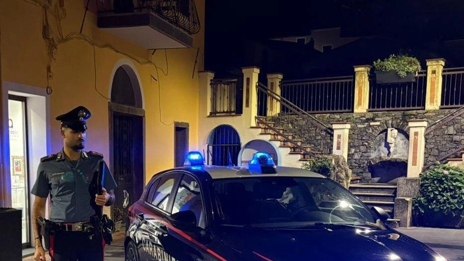 Due giovani erano rimasti feriti ed erano stati trasportati all’ospedale San Bartolomeo Due giovani erano rimasti feriti ed erano stati trasportati all’ospedale San Bartolomeo