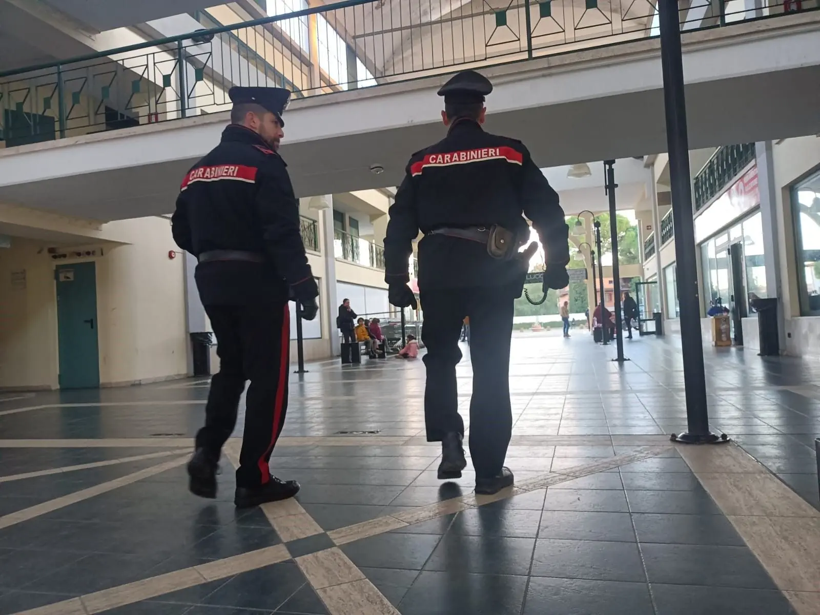 Arrestate due baby spacciatrici: trovate con hashish, marijuana, ketamina e mdma