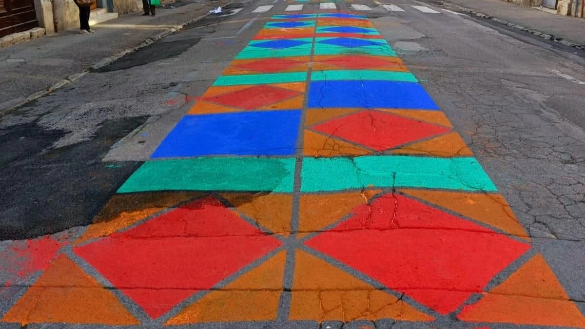 Viale Garibaldi a Poggibonsi ha bisogno di cure Viale Garibaldi a Poggibonsi ha bisogno di cure