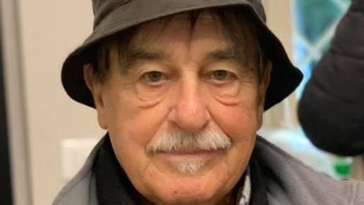 Lutto a Massa per la scomparsa di Gino Musetti, noto commerciante e dirigente della Massese. Persona altruista e tifoso appassionato, ha lasciato un segno nel mondo dello sport e del commercio cittadino. Funerali oggi pomeriggio. Lutto a Massa per la scomparsa di Gino Musetti, noto commerciante e dirigente della Massese. Persona altruista e tifoso appassionato, ha lasciato un segno nel mondo dello sport e del commercio cittadino. Funerali oggi pomeriggio.
