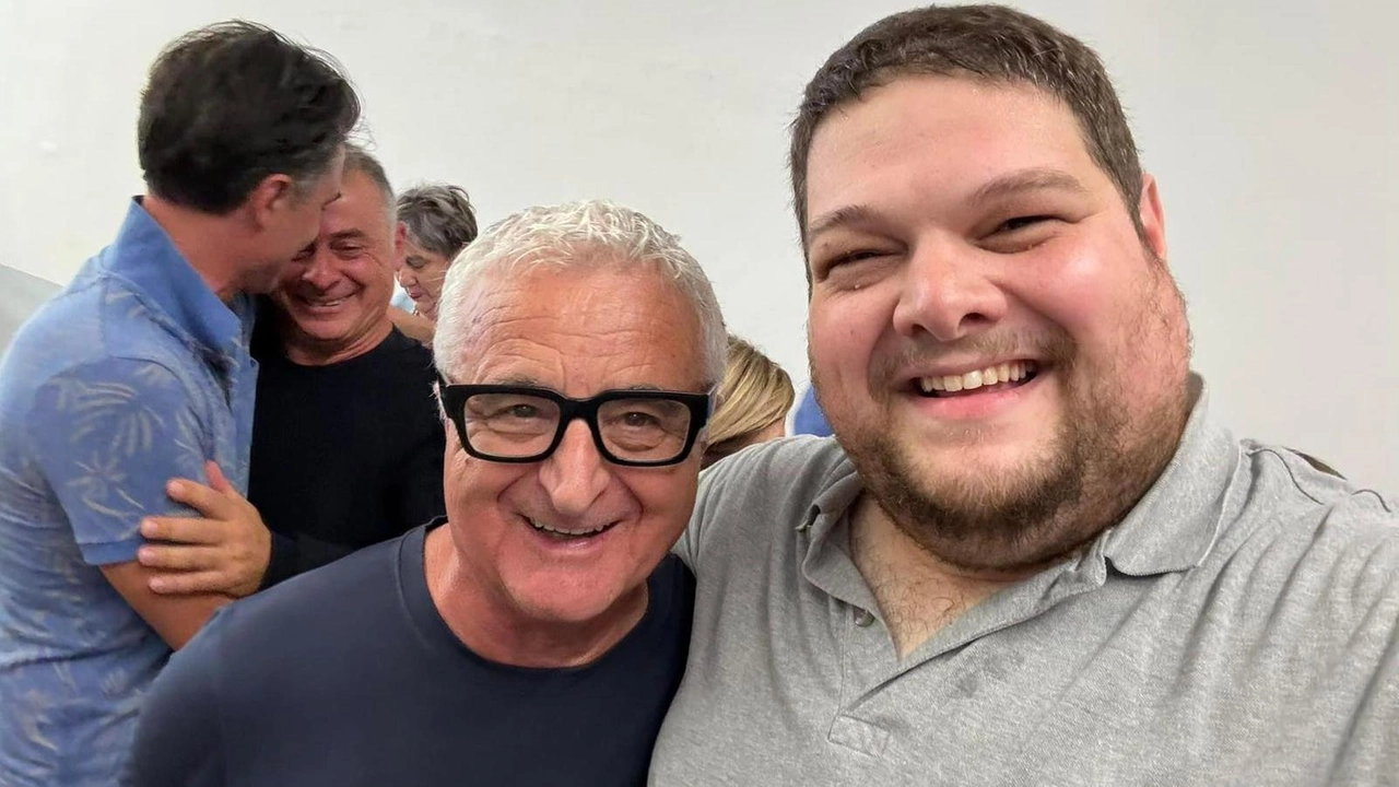 Il sindaco di Colle Piero Pii insieme all’assessore alla cultura Daniele Tozzi Il sindaco di Colle Piero Pii insieme all’assessore alla cultura Daniele Tozzi