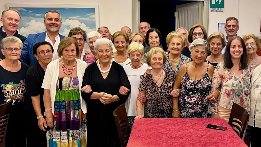 Serata speciale con il sindaco Fornaciari e gli assessori con gli anziani che hanno partecipato ai soggiorni climatici