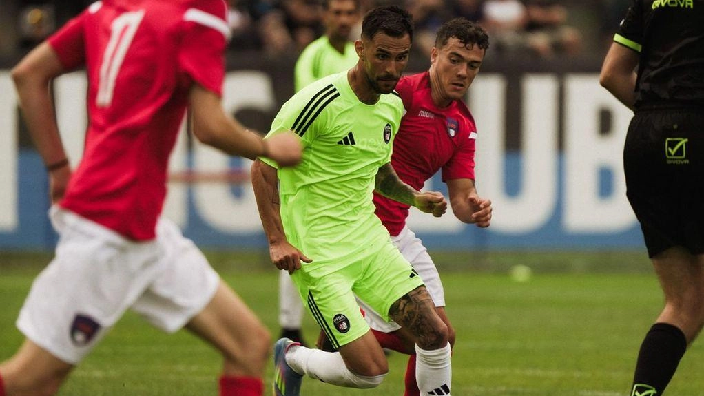 Marius Marin in azione nella prima amichevole stagionale (foto gentilmente concessa da Pisa Sporting Club) Marius Marin in azione nella prima amichevole stagionale (foto gentilmente concessa da Pisa Sporting Club)