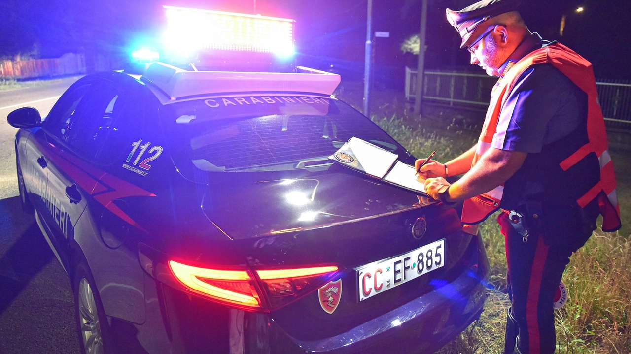 L’intervento dei carabinieri all’ex River ha permesso di placare la lite L’intervento dei carabinieri all’ex River ha permesso di placare la lite