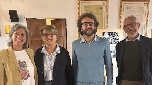 La presentazione del progetto dei così detti gruppi di Cammino, un progetto lanciato dal Comune insieme a Caritas e alla Usl, con lo scopo di aiutare tutti i cittadini a fare attività fisica La presentazione del progetto dei così detti gruppi di Cammino, un progetto lanciato dal Comune insieme a Caritas e alla Usl, con lo scopo di aiutare tutti i cittadini a fare attività fisica