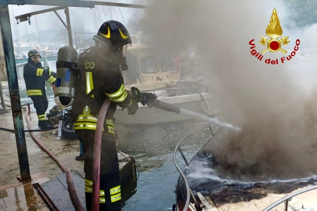 Pisa, l'intervento dei  vigili del fuoco