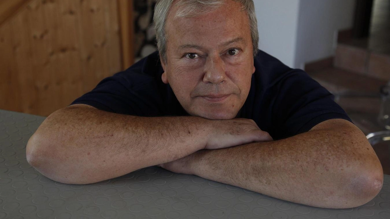 Dario Voltolini: «E’ un grande scrittore, c’è poco da fare», dice. Sandro Veronesi Dario Voltolini: «E’ un grande scrittore, c’è poco da fare», dice. Sandro Veronesi