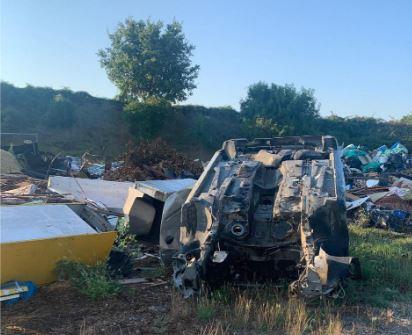 Coltano come una discarica. “Sabotate le telecamere” Coltano come una discarica. “Sabotate le telecamere”