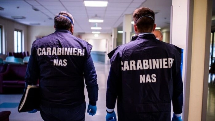 Le indagini dei carabinieri del Nas (Foto archivio Ansa)