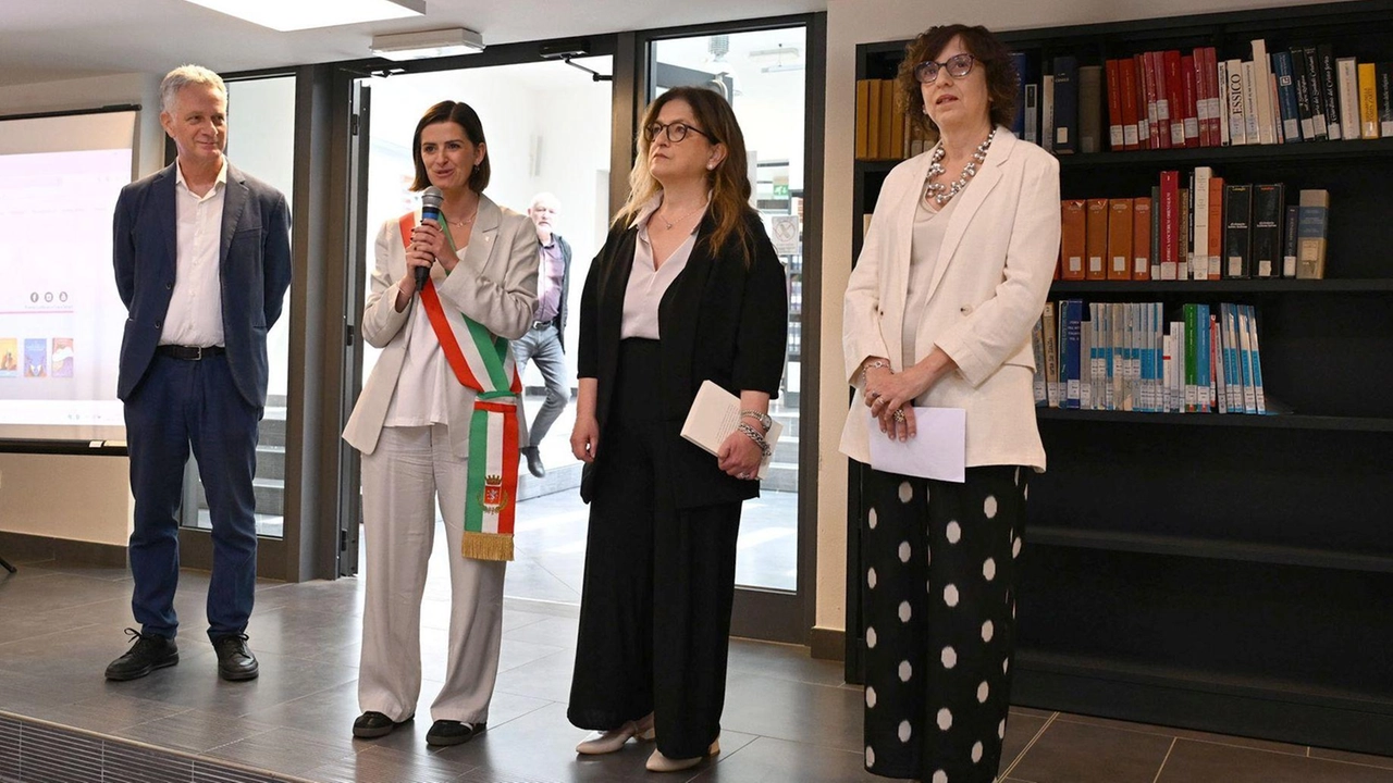 La sindaca Vittoria Ferdinandi durante l’intitolazione dell’aula