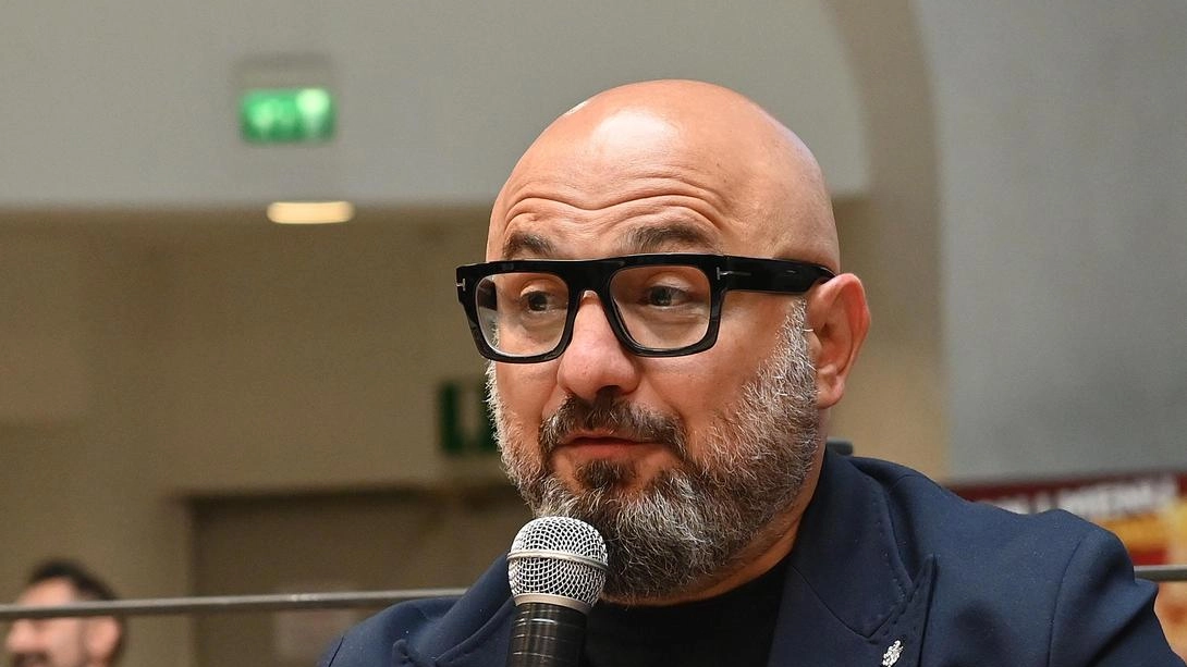 L’assessore Vossi annuncia il rinnovo della segnaletica "che sta lì da anni". E aggiunge che sarà rivisto il regolamento per l’accesso delle biciclette. L’assessore Vossi annuncia il rinnovo della segnaletica "che sta lì da anni". E aggiunge che sarà rivisto il regolamento per l’accesso delle biciclette.