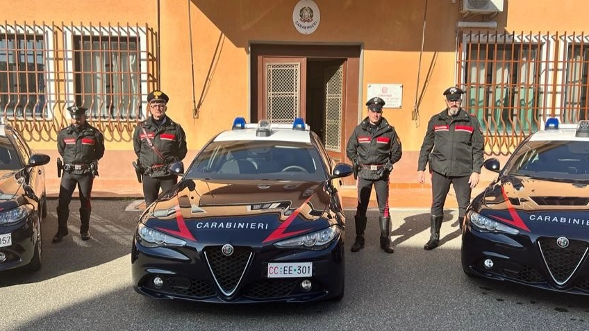 I carabinieri della compagnia di Sarzana intervenuti in piazza Matteotti I carabinieri della compagnia di Sarzana intervenuti in piazza Matteotti