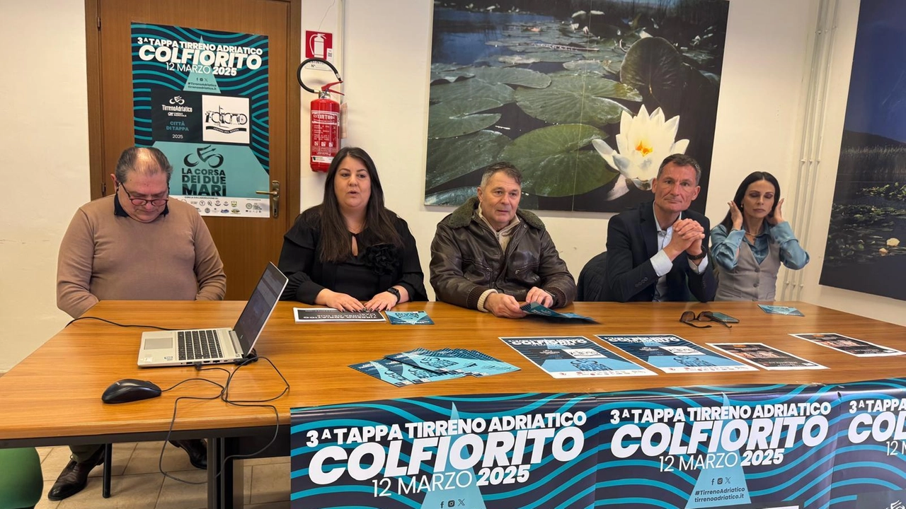 La presentazione della tappa Follonica-Colfiorito La presentazione della tappa Follonica-Colfiorito