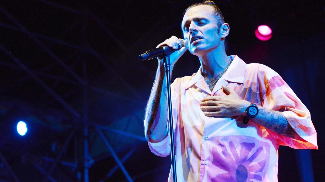 Ghemon, al secolo Gianluca Picariello, è partito dal mondo dell’hip hop Ghemon, al secolo Gianluca Picariello, è partito dal mondo dell’hip hop