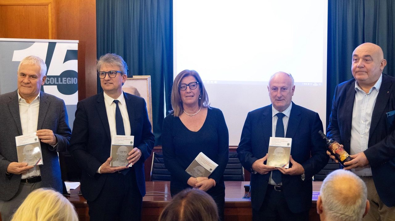 Da sinistra i presidenti Marcello Pierucci (Lucca), Massimiliano Angori (Pisa, Sandra Scarpellini (Livorno), Gianni Lorenzetti (Massa Carrara) e il presidente Massimo Balzi Da sinistra i presidenti Marcello Pierucci (Lucca), Massimiliano Angori (Pisa, Sandra Scarpellini (Livorno), Gianni Lorenzetti (Massa Carrara) e il presidente Massimo Balzi