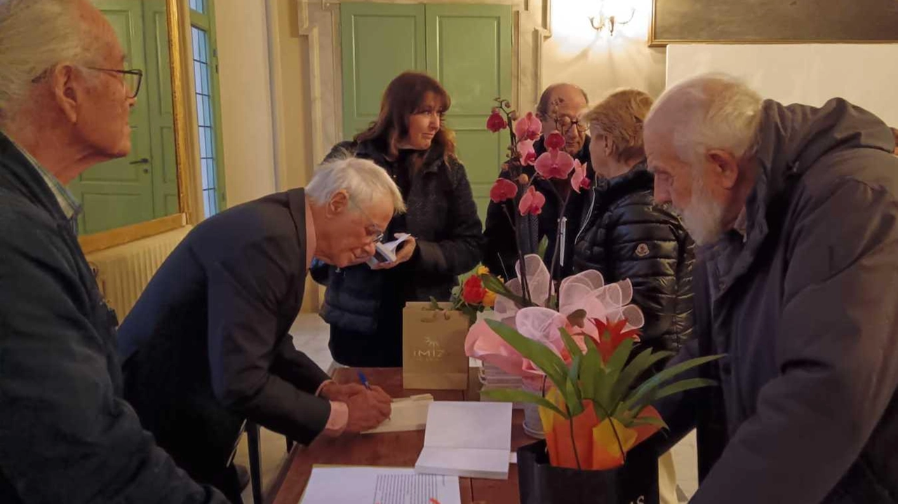 Lo scrittore Alberto Carpina all’incontro a Palazzo Ducale Lo scrittore Alberto Carpina all’incontro a Palazzo Ducale