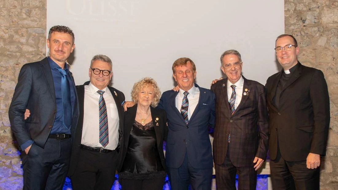 Il Rotary Club Massa Marittima organizza serata di sensibilizzazione sulla lotta alla poliomielite con la presenza dell'attore Giacomo Moscato che narra le gesta di Ulisse. Evento di successo con oltre 160 partecipanti. Il Rotary Club Massa Marittima organizza serata di sensibilizzazione sulla lotta alla poliomielite con la presenza dell'attore Giacomo Moscato che narra le gesta di Ulisse. Evento di successo con oltre 160 partecipanti.