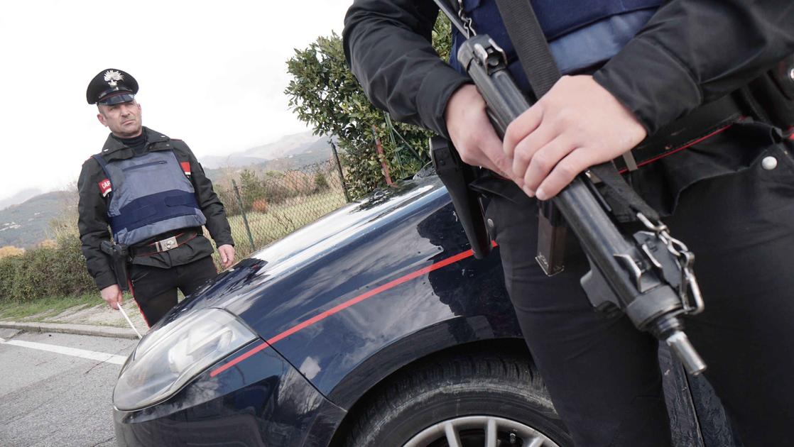 La macabra scoperta: trovato un cadavere, si indaga per omicidio