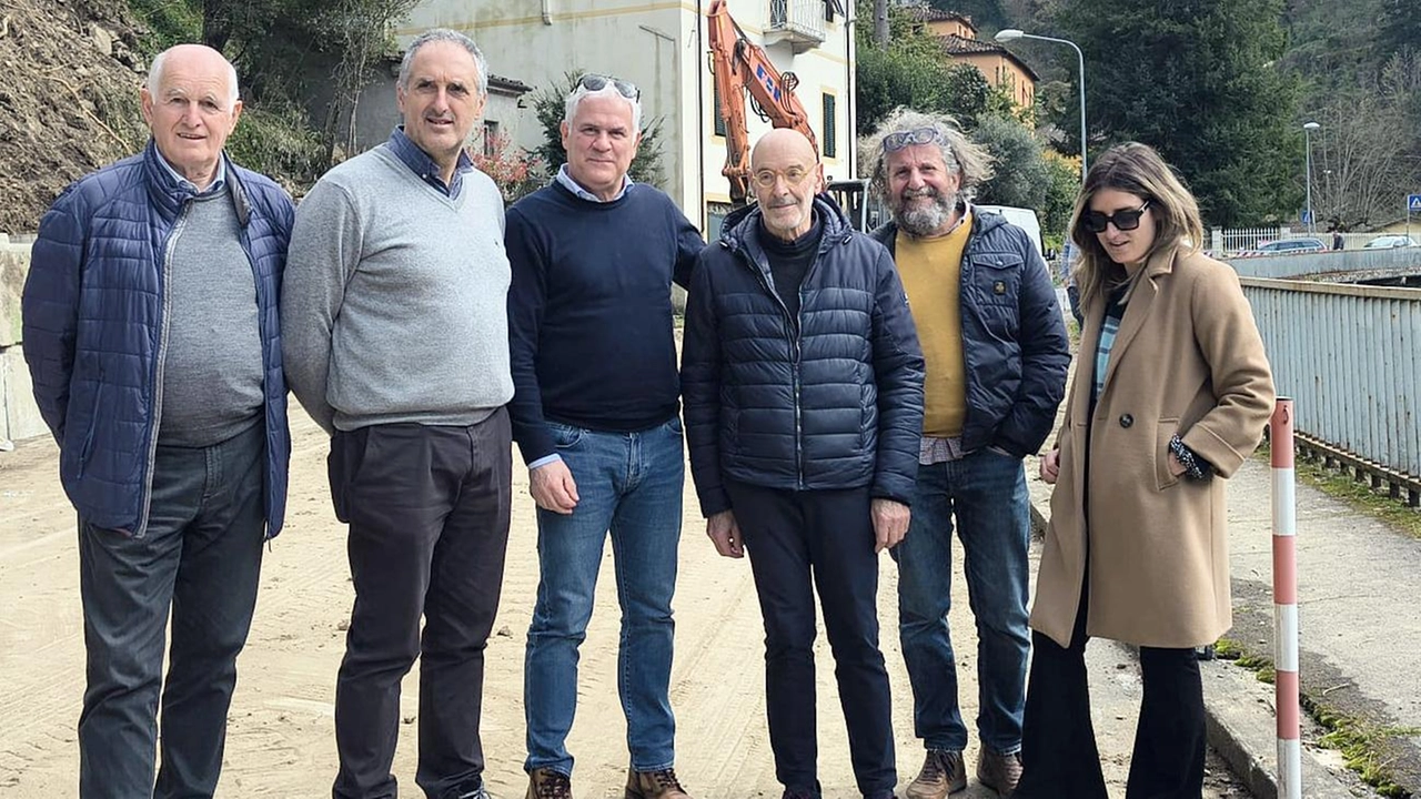 Il presidente Pierucci, il sindaco Michelini, il vicensindaco Pacini e i tecnici