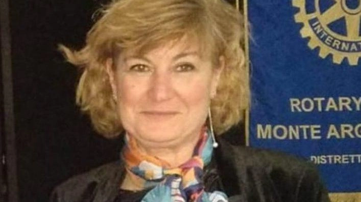 Il Premio Anna Scotto "Una donna per le donne" a Maria Gloria Pelli per il suo impegno sociale a Monte Argentario. Evento organizzato dal Rotary Club in memoria dell'avvocato Scotto e contro la violenza di genere.