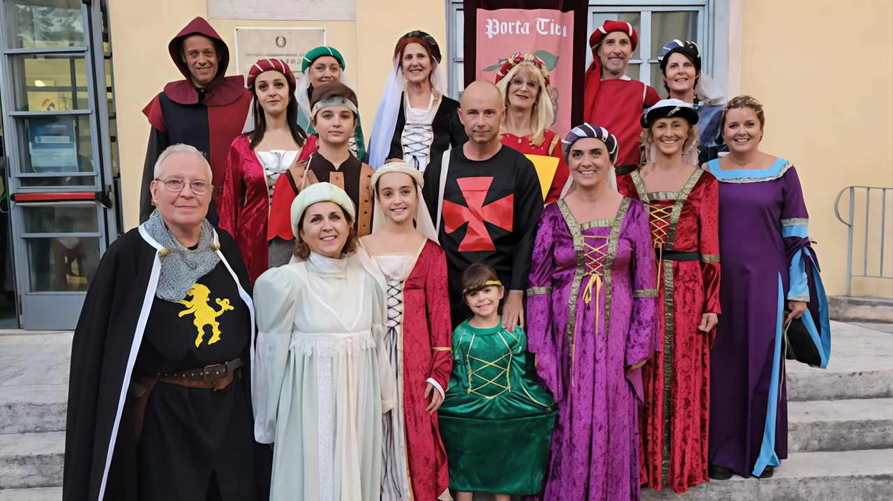 La petizione presentata in Comune. I cittadini: "Attendiamo risposte". Lo storico circolo I Risorti con le Passeggiate, la vivace parrocchia. con don Fantappiè, la Pro Loco: sono tante le occasioni di socialità. . La petizione presentata in Comune. I cittadini: "Attendiamo risposte". Lo storico circolo I Risorti con le Passeggiate, la vivace parrocchia. con don Fantappiè, la Pro Loco: sono tante le occasioni di socialità. .
