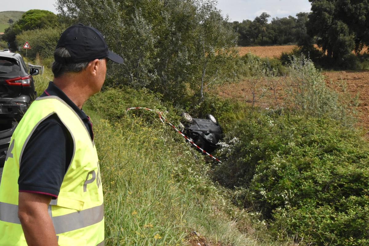 Due incidenti in poche ore. Aurelia, fuori strada nella notte. Poi tamponamento tra ’curiosi’ Due incidenti in poche ore. Aurelia, fuori strada nella notte. Poi tamponamento tra ’curiosi’