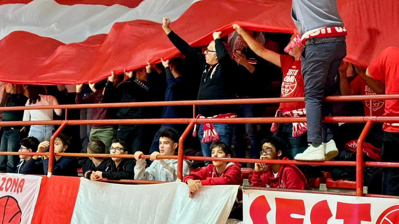 Il tifo al Pala Sammontana per sostenere le squadre dell’Use Il tifo al Pala Sammontana per sostenere le squadre dell’Use