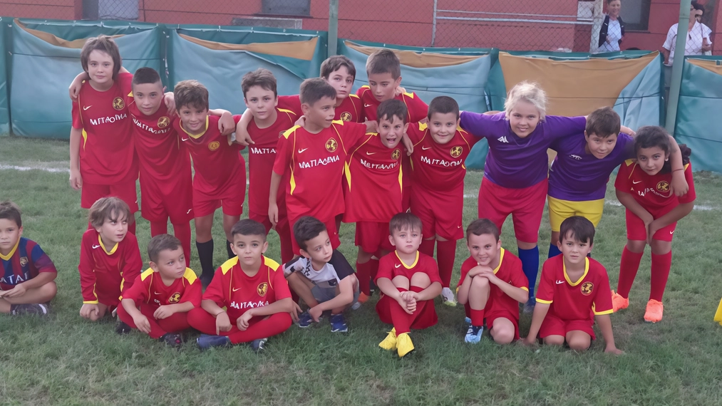 Alessandro Galassi organizza un camp calcistico a Vinci per bambini, con focus sull'apprendimento e il divertimento. Metodo di allenamento innovativo e valori educativi promossi. Alessandro Galassi organizza un camp calcistico a Vinci per bambini, con focus sull'apprendimento e il divertimento. Metodo di allenamento innovativo e valori educativi promossi.
