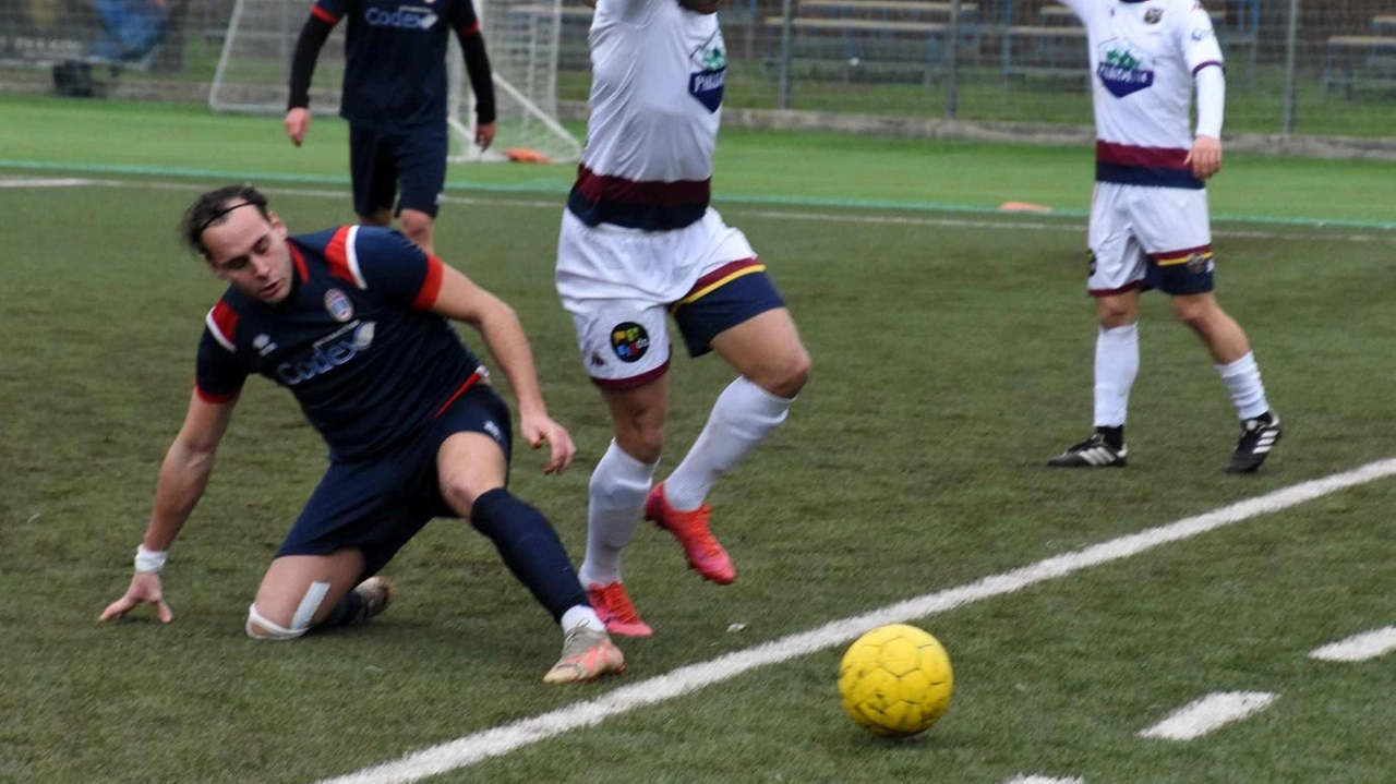 Ponte Buggianese sfida Camaiore per i playout: speranze e tensioni al Pertini
