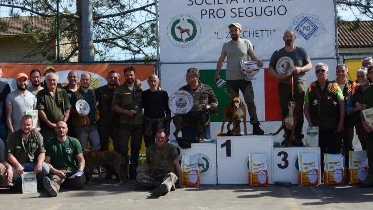 A Colle San Paolo, Panicale, sesto derby ENCI e trofeo Trasimeno Valnestore premiano Ultimo e Boby. Autorità presenti all'evento cinofilo, soddisfazione per la riuscita dell'iniziativa.