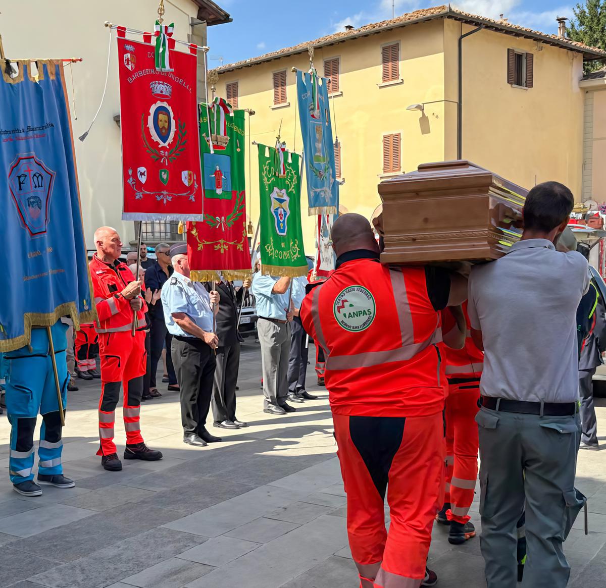 Folla per l’addio a Girolamo. Bartoloni