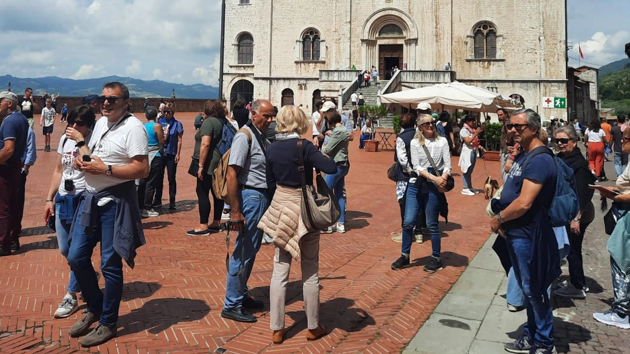 La Festa dei Ceri e la tappa del Giro d’Italia hanno dato grande visibilità a Gubbio La Festa dei Ceri e la tappa del Giro d’Italia hanno dato grande visibilità a Gubbio