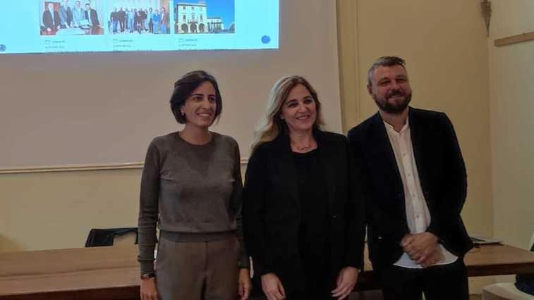 La conferenza di presentazione del nuovo sito del Comune La conferenza di presentazione del nuovo sito del Comune