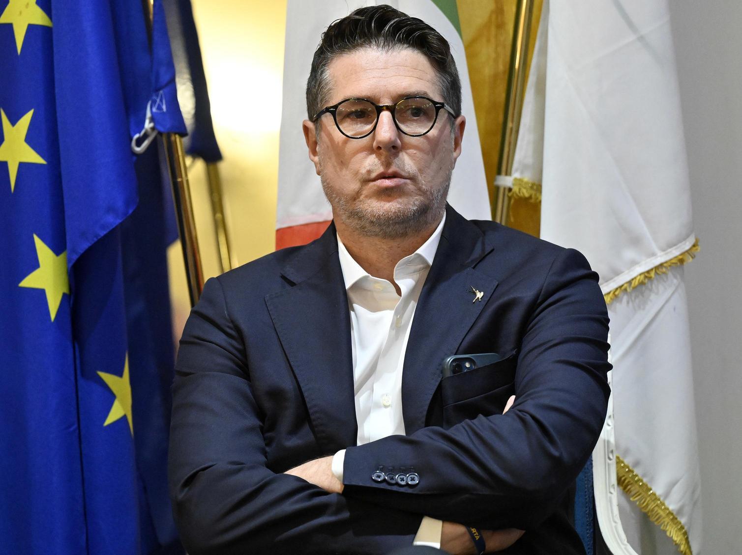 https://www.lanazione.it/image-service/view/acePublic/alias/contentid/ZTRmNDEzMDctOWU5NS00/0/emergenza-baby-gang-convegno-sulla-sicurezza-promosso-dal-coisp.jpeg