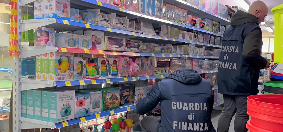 Giocattoli pericolosi. Sequestrati dalla finanza più di 24mila articoli