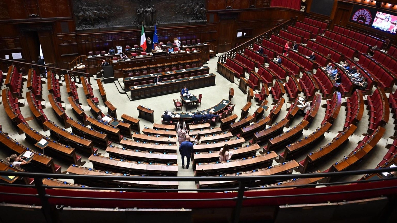 Per la sospensione i contrari sono stati 142, favorevoli 102 Per la sospensione i contrari sono stati 142, favorevoli 102