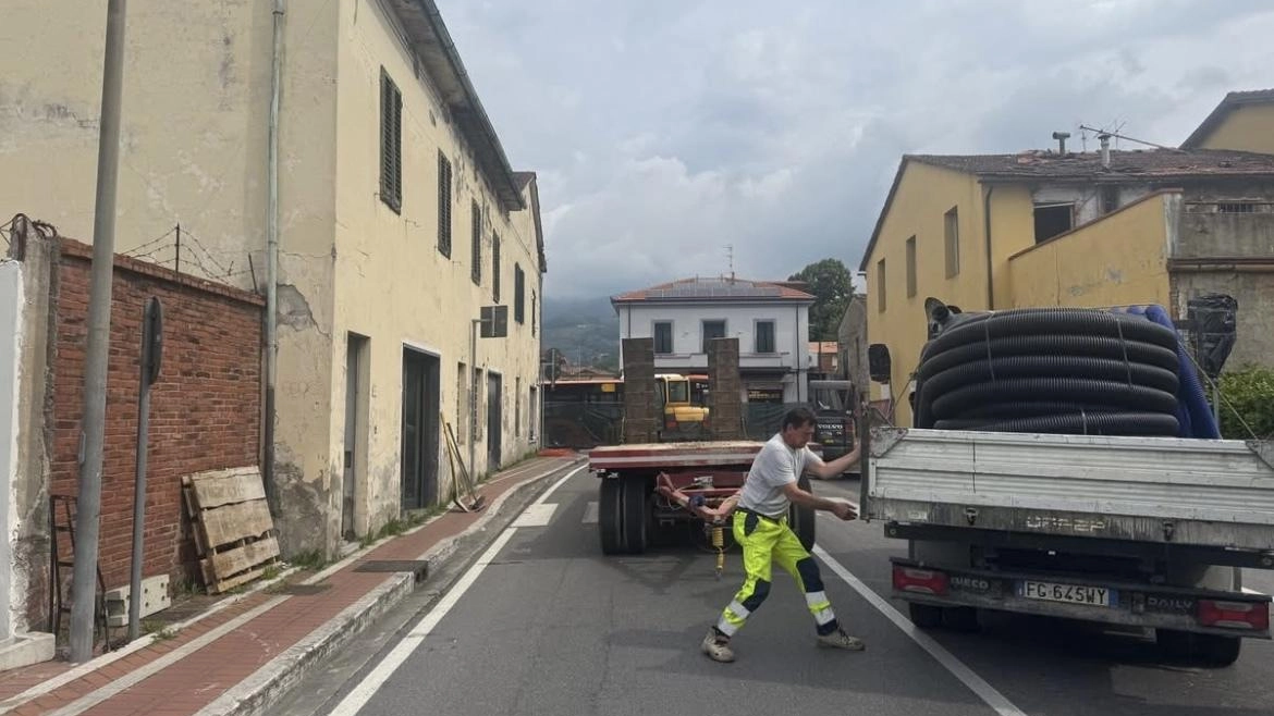 Occorreranno sessanta giorni di cantiere per completare la demolizione dell’ex officina Bertini abbandonata da 25 anni Occorreranno sessanta giorni di cantiere per completare la demolizione dell’ex officina Bertini abbandonata da 25 anni