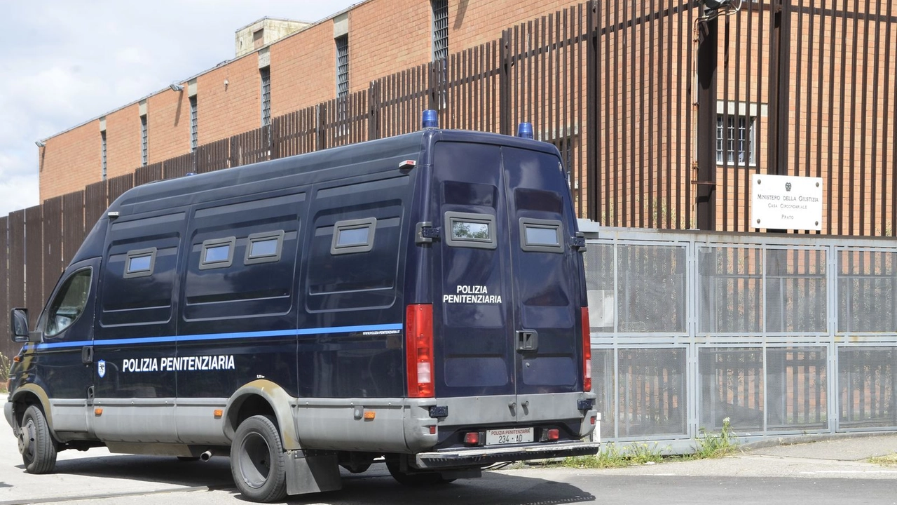 L'esterno del carcere della Dogaia a Prato