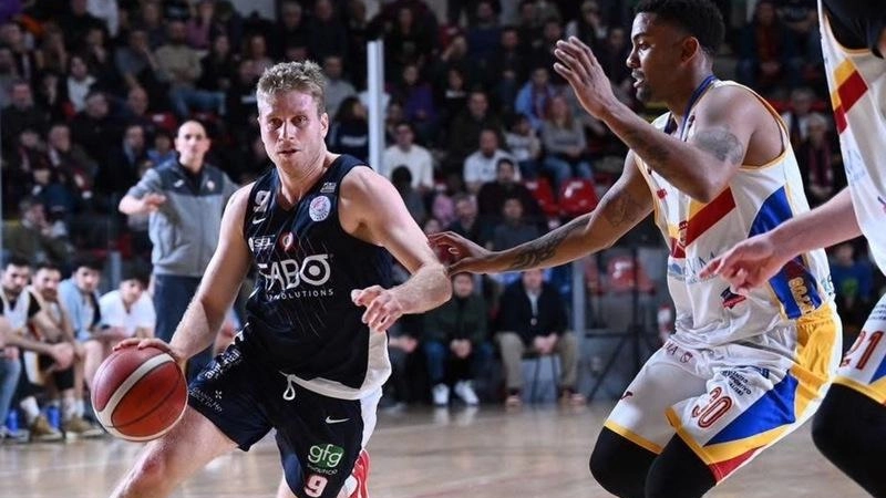 La vittoria di Roma permette a coach Federico Barsotti e ai suoi ragazzi di sbloccarsi dopo tre sconfitte di fila e di agganciare in classifica i capitolini