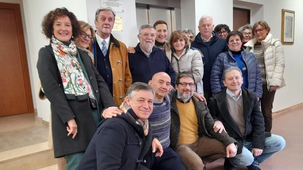 Nuova vita per la Parrocchia di San Giuseppe a Poggibonsi, che adesso può contare su una rinnovata e. accogliente struttura Nuova vita per la Parrocchia di San Giuseppe a Poggibonsi, che adesso può contare su una rinnovata e. accogliente struttura