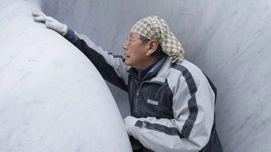 Lo scultore giapponese Kan Yasuda esporrà in centro e a Marina dal 14 giugno Lo scultore giapponese Kan Yasuda esporrà in centro e a Marina dal 14 giugno