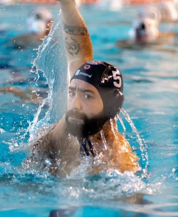 https://www.lanazione.it/image-service/view/acePublic/alias/contentid/ZTU5NGZiNDYtMDUwOS00/0/la-rinascita-in-vasca-pallanuoto-paralimpica-fattori-e-un-campione.jpeg