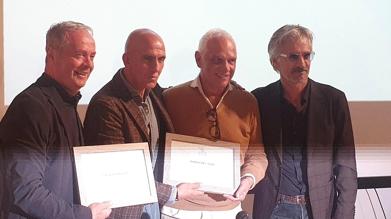 Convegno a Terni sul calcio italiano: interventi di esperti su evoluzione e valori, dalla medicina sportiva alla comunicazione e all'abbigliamento tecnico. Convegno a Terni sul calcio italiano: interventi di esperti su evoluzione e valori, dalla medicina sportiva alla comunicazione e all'abbigliamento tecnico.