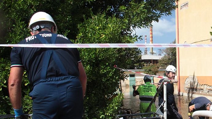 Esercitazione annuale Protezione Civile a Montagna: volontari si preparano per simulare emergenza con coinvolgimento di diverse associazioni. Esercitazione annuale Protezione Civile a Montagna: volontari si preparano per simulare emergenza con coinvolgimento di diverse associazioni.