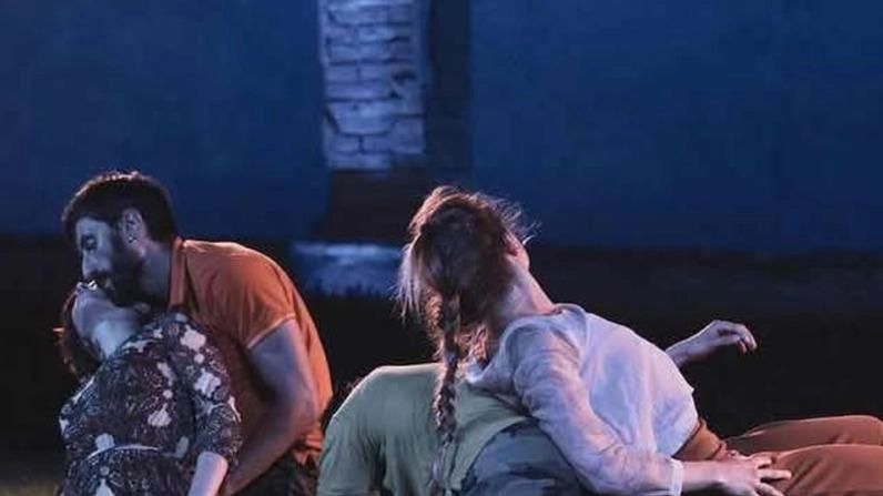 Luciano Nuzzolese, Valentina Foschi, Livia da Soghe e Valerio Palladino sono i quattro danzatori protagonisti del doppio spettacolo di oggi Luciano Nuzzolese, Valentina Foschi, Livia da Soghe e Valerio Palladino sono i quattro danzatori protagonisti del doppio spettacolo di oggi